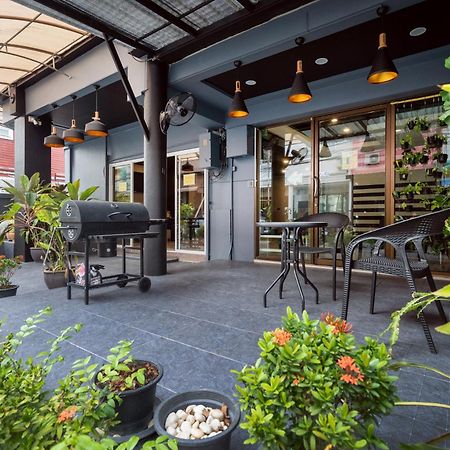 Black Pantera Hostel Patong Exterior photo