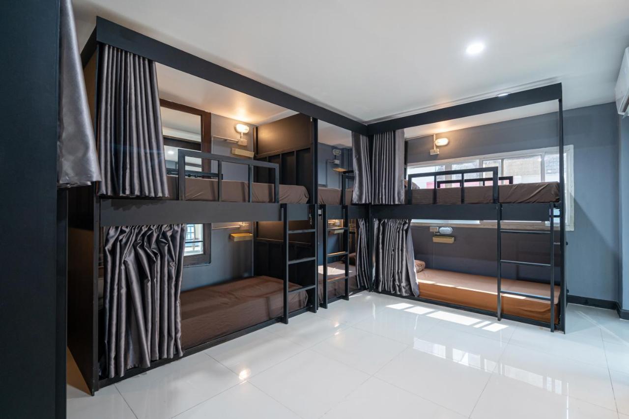 Black Pantera Hostel Patong Exterior photo