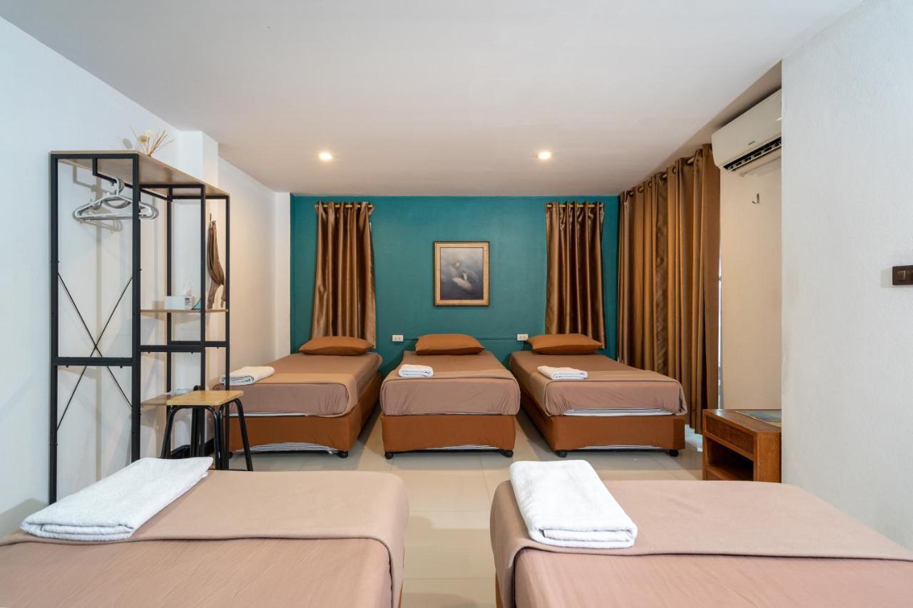 Black Pantera Hostel Patong Exterior photo
