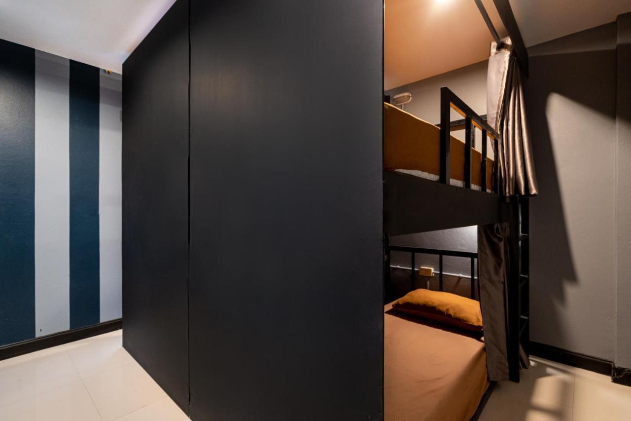 Black Pantera Hostel Patong Exterior photo
